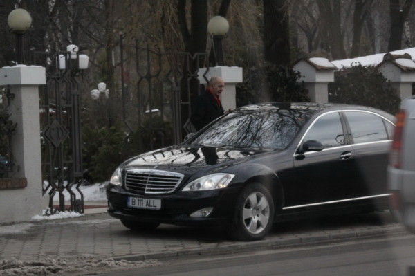 milionarul Puiu Popoviciu, ginerele fostului demnitar comunist Ion DINCĂ "TE-LEAGĂ"