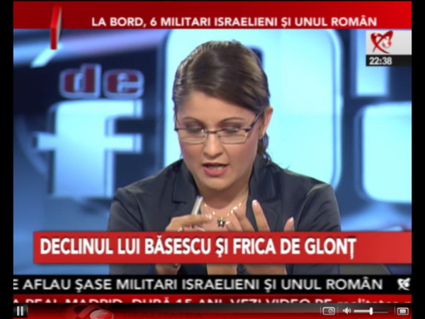 Gurista Oana Stancu, surprinsă în timp ce gândeşte cu gura deschisă