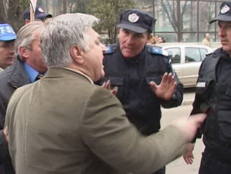 Sindicalistul profesionist Cornea, în acțiune! (Foto: Adevărul)