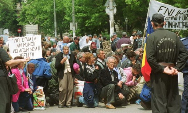 Asa arată victimele lui Vîntu (Foto: evz.ro). Niste fraieri.
